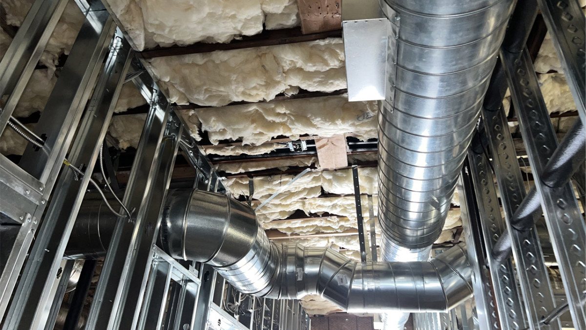 Insulation Contractor in San Fernando Valley Cuts Energy Costs